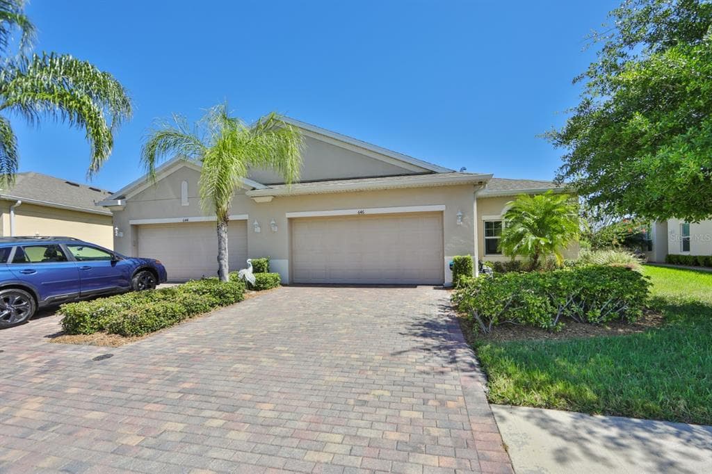 646 CHIPPER DRIVE SUN CITY CENTER, FL 33573