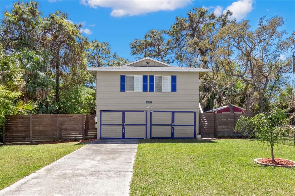 8220 GULF WAY HUDSON, FL 34667