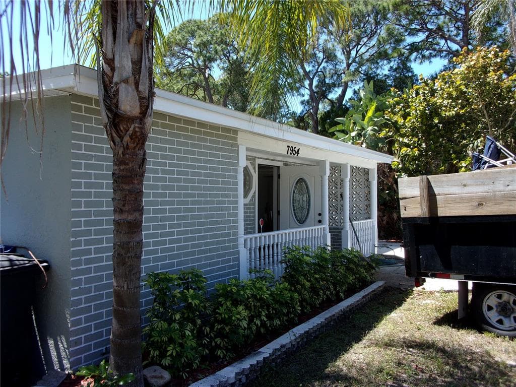 7954 49TH AVENUE N ST PETERSBURG, FL 33709