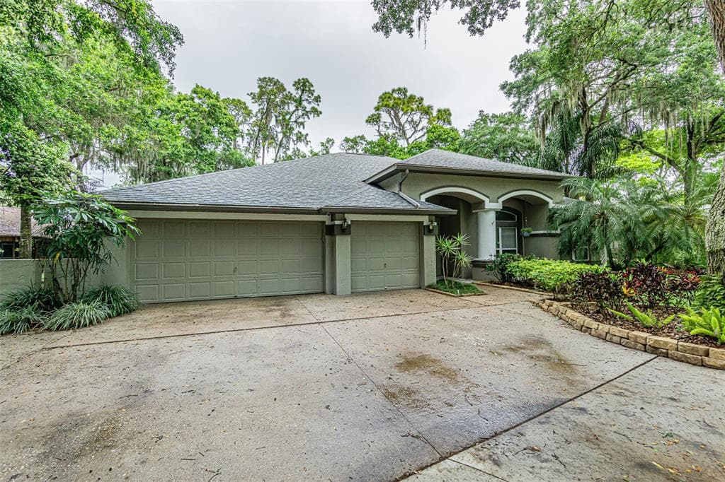 2104 CROOKED CREEK WAY