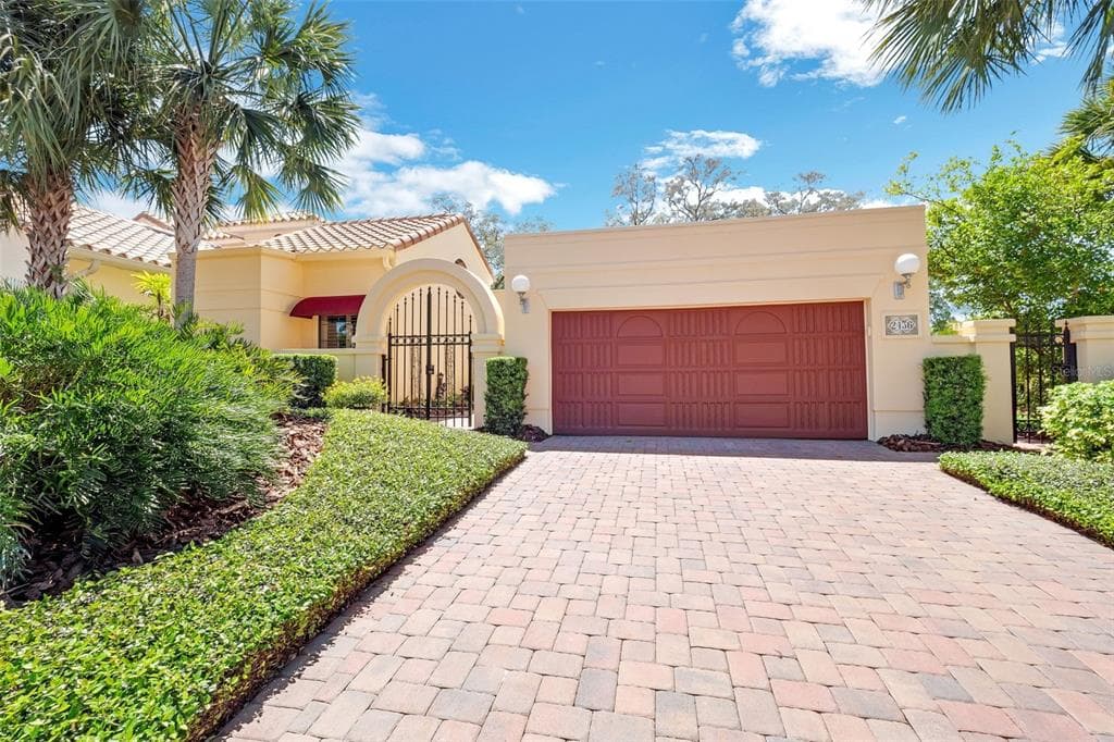 2436 VIA GENOVA APOPKA, FL 32712