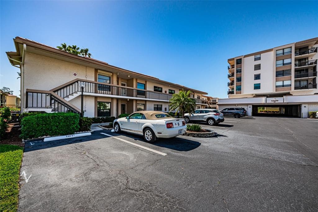 6210 SUN BOULEVARD UNIT 202 ST PETERSBURG, FL 33715