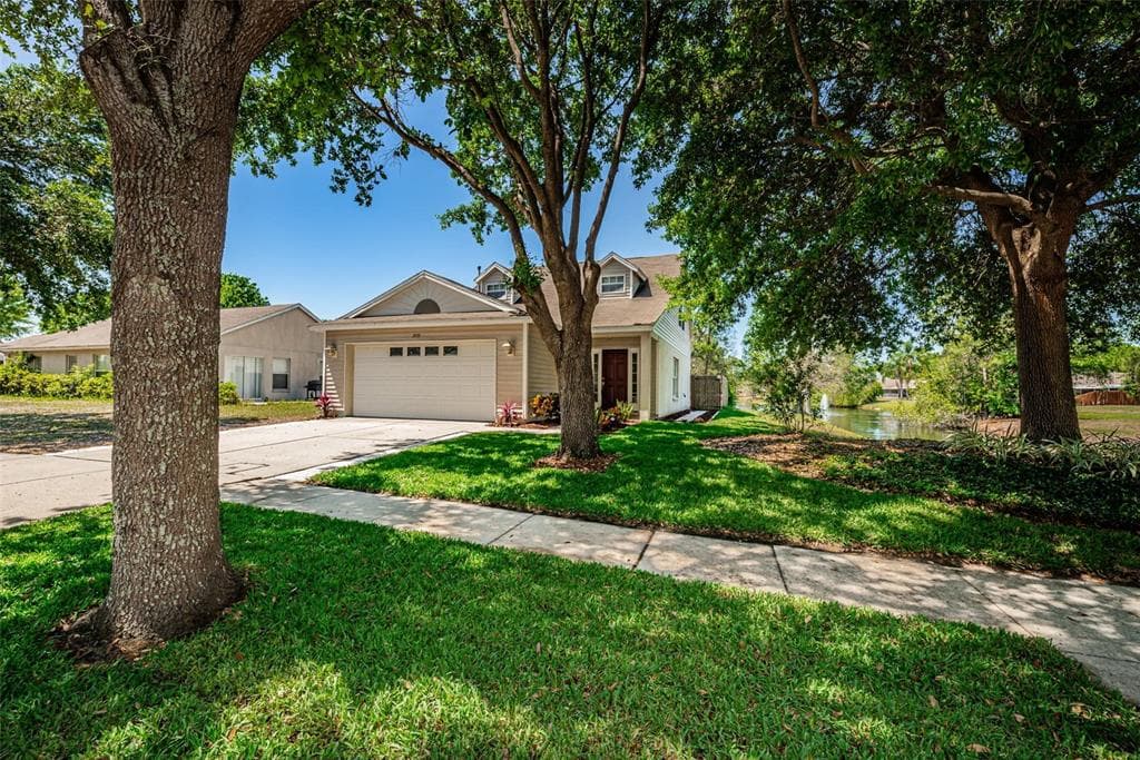 7572 OXFORD GARDEN CIRCLE APOLLO BEACH, FL 33572