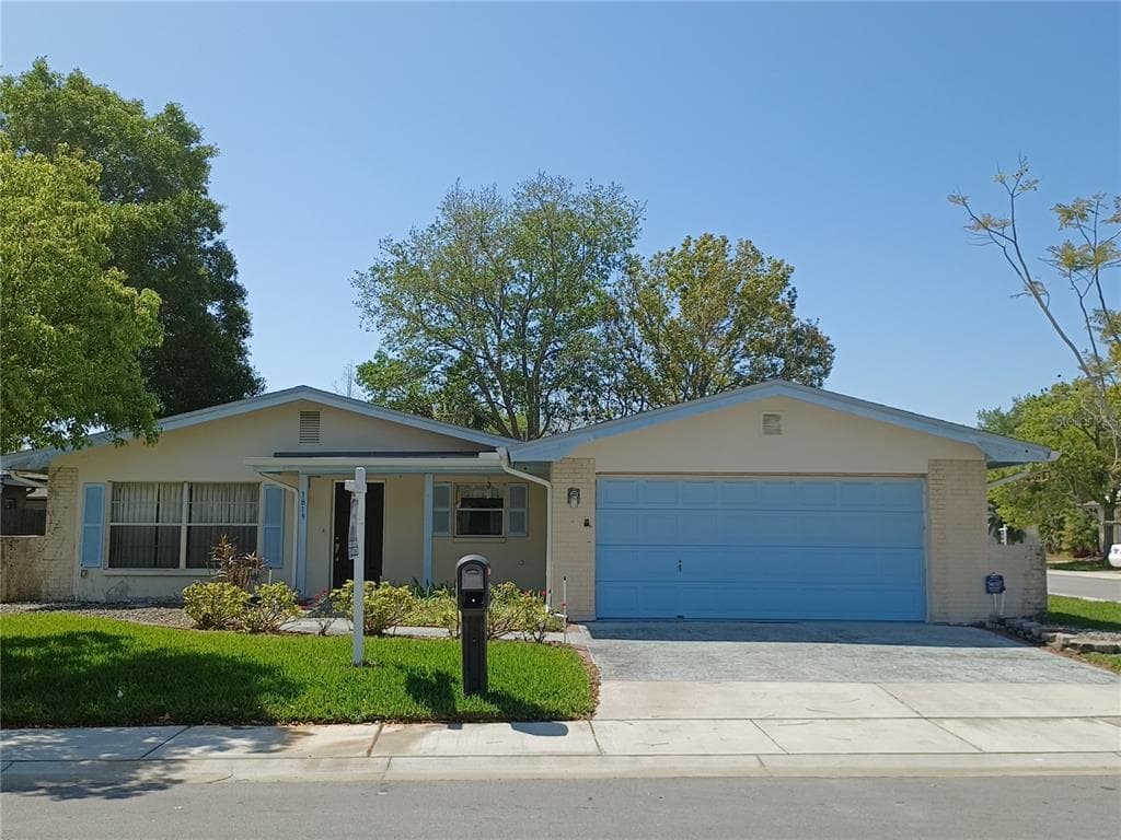 1819 FOREST DRIVE