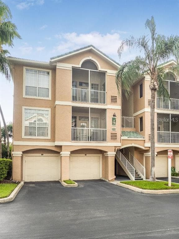 5201 BAY CLUB CIRCLE UNIT 5201 TAMPA, FL 33607