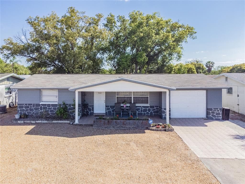 5252 SPARROW DRIVE HOLIDAY, FL 34690