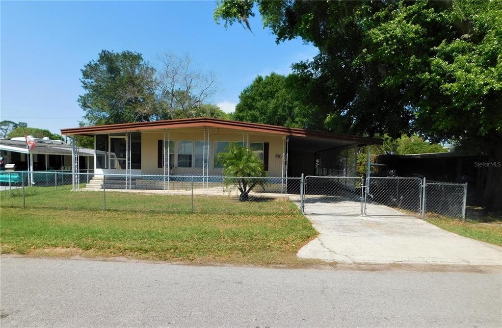 5139 HILL DRIVE ZEPHYRHILLS, FL 33542