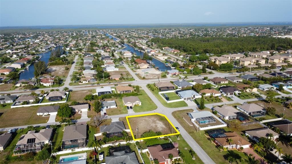 3905 SW 20TH PLACE CAPE CORAL, FL 33914