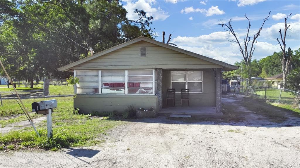 905 W BALL STREET PLANT CITY, FL 33563