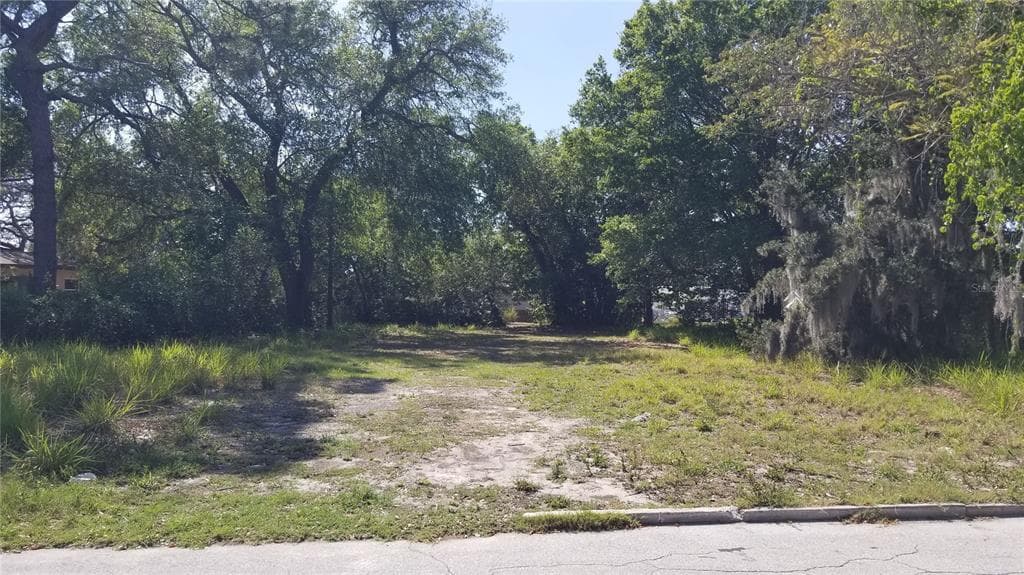 417 KINGSTON STREET S ST PETERSBURG, FL 33711