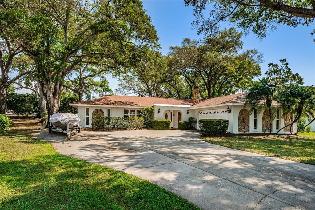 1899 OAK FOREST DRIVE E CLEARWATER, FL 33759