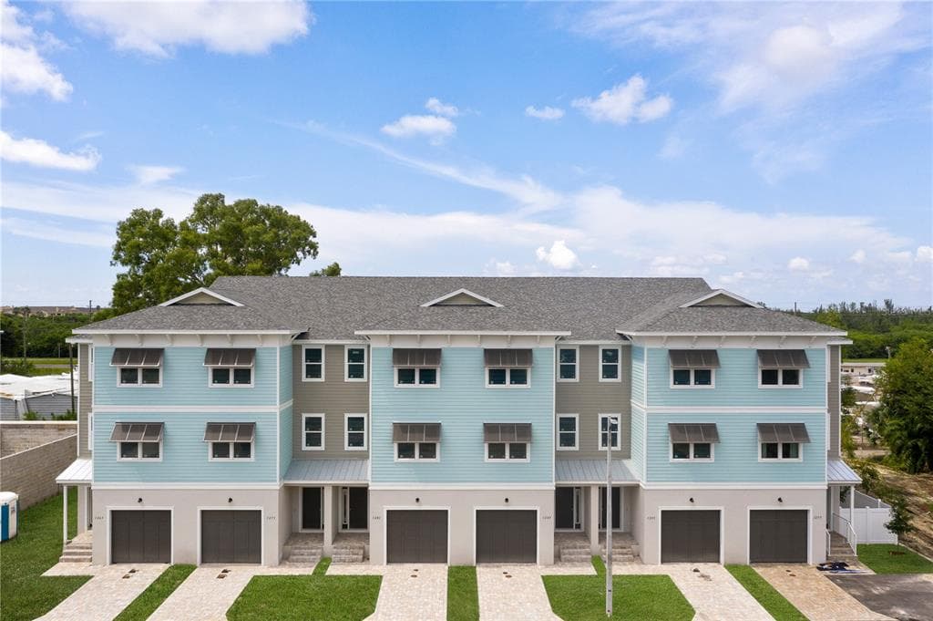 1249 SAVONA DRIVE NE ST PETERSBURG, FL 33702