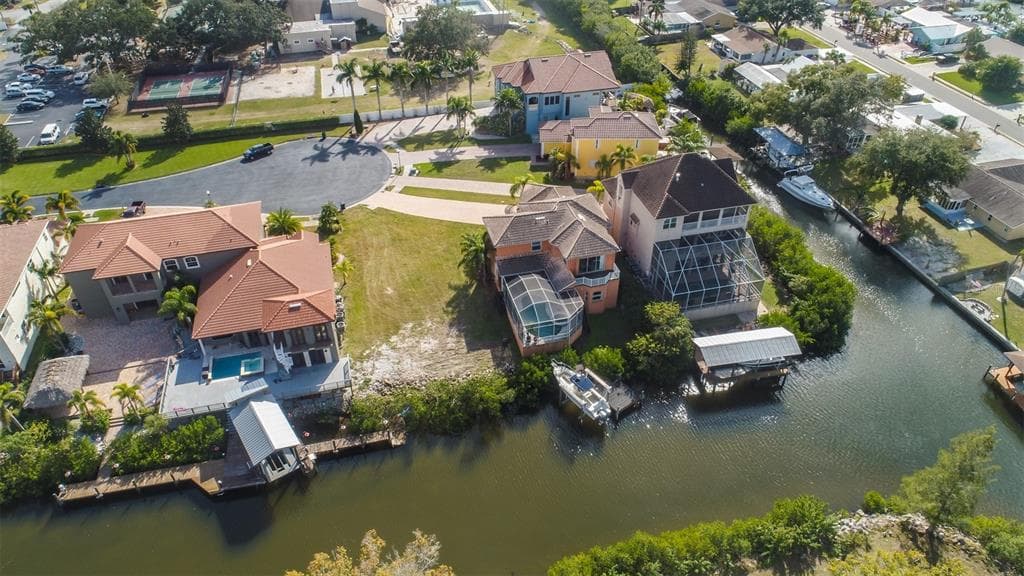533 TREVISO DRIVE APOLLO BEACH, FL 33572