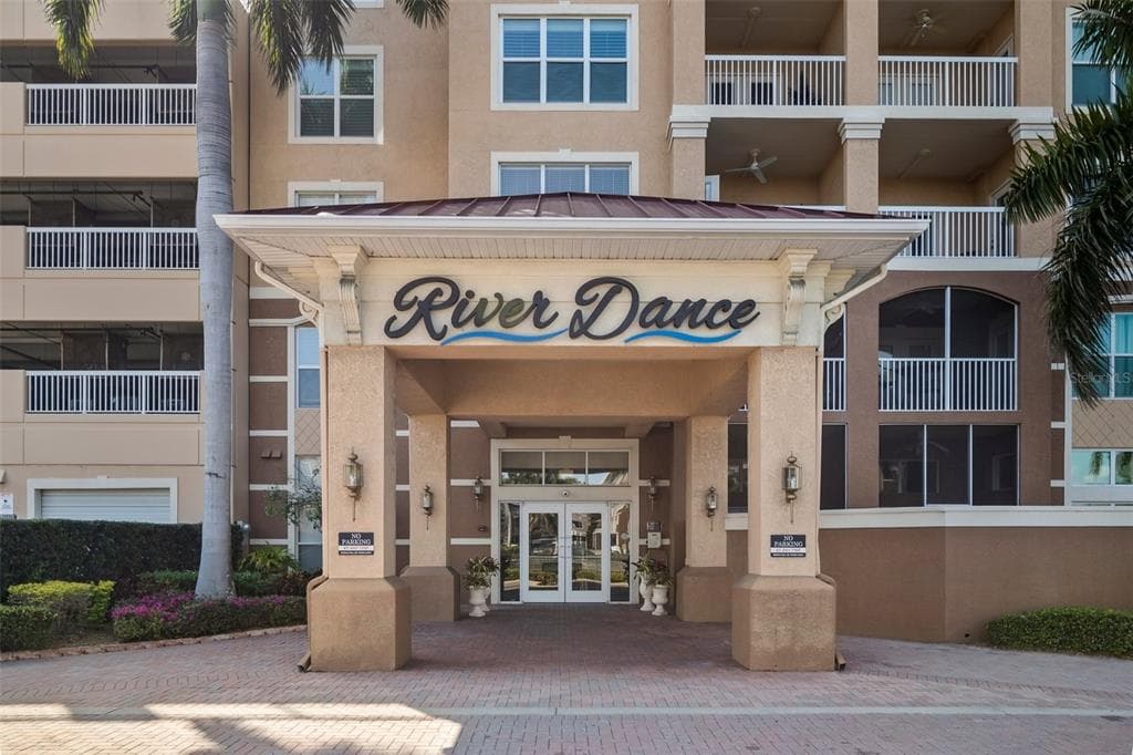 808 3RD AVENUE W UNIT 205 BRADENTON, FL 34205