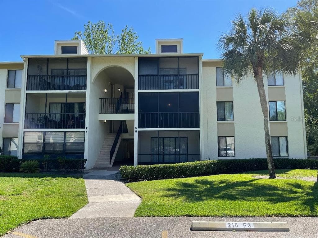 3232 LAKE PINE WAY E UNIT H2 TARPON SPRINGS, FL 34688