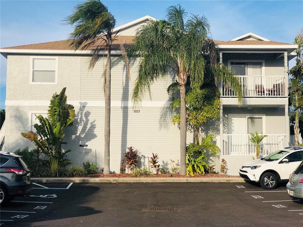 1013 APOLLO BEACH BOULEVARD UNIT 101 APOLLO BEACH, FL 33572