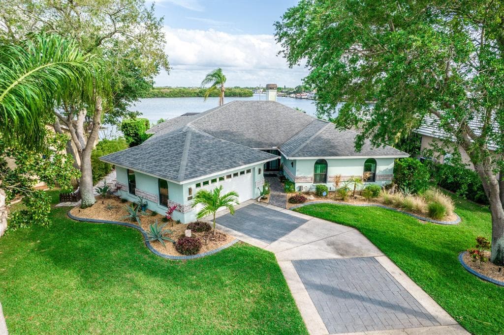 6613 SEABIRD WAY APOLLO BEACH, FL 33572