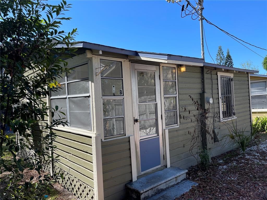 309 W COMANCHE AVENUE UNIT B TAMPA, FL 33604