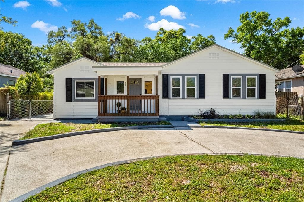 916 W WOODLAWN AVENUE TAMPA, FL 33603