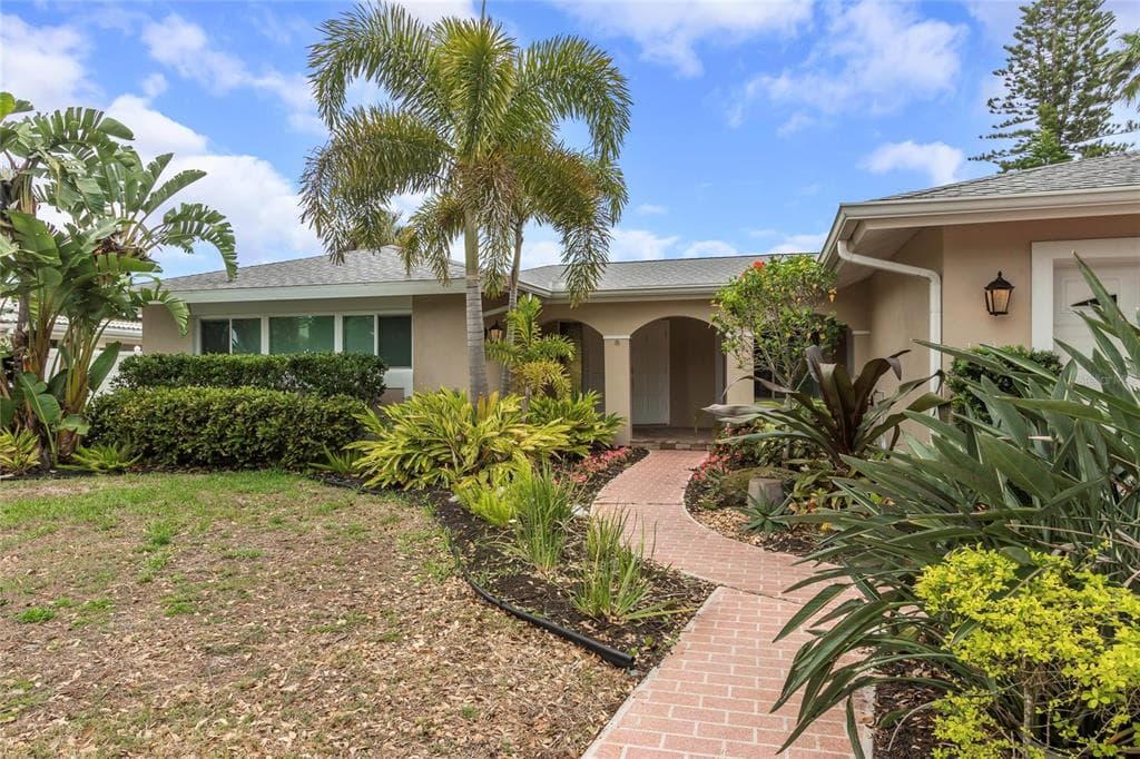 113 WINDWARD ISLAND