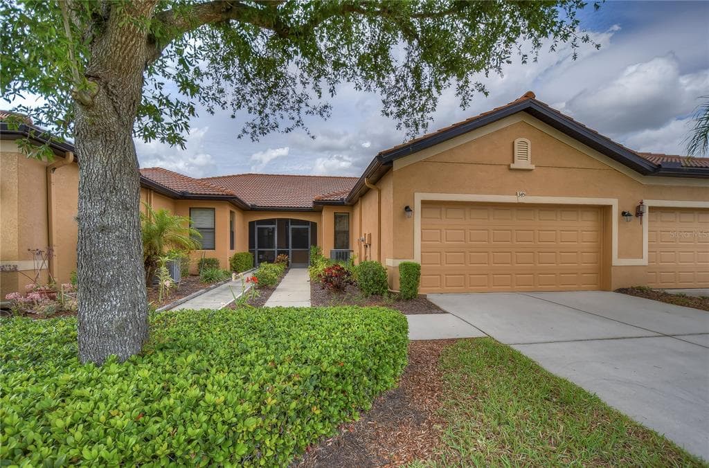 345 BLUEWATER FALLS COURT APOLLO BEACH, FL 33572
