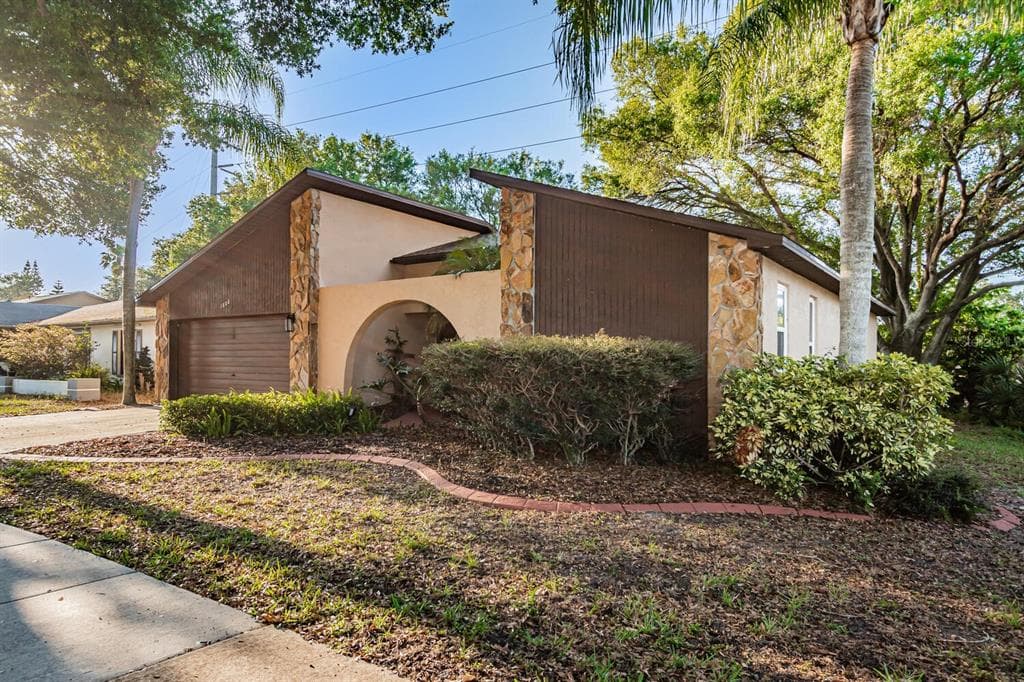 1806 WILLOW OAK DRIVE PALM HARBOR, FL 34683