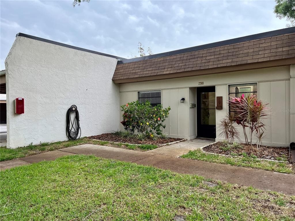 2981 MISSION DRIVE E CLEARWATER, FL 33759