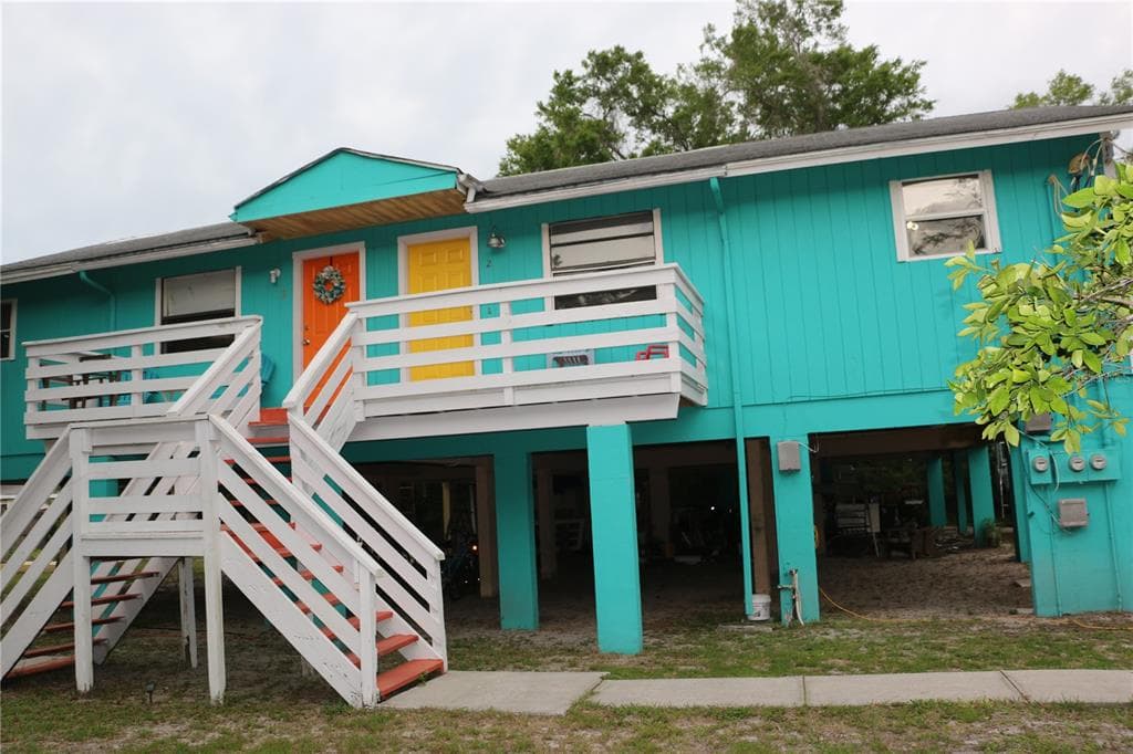 3175 PHOENIX AVENUE UNIT 2 OLDSMAR, FL 34677