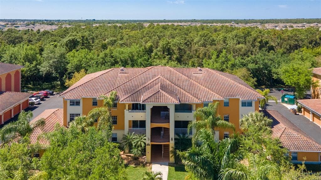 3952 POMODORO CIRCLE UNIT 302 CAPE CORAL, FL 33909