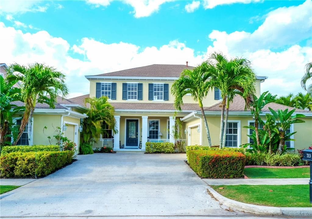 713 ISLEBAY DRIVE APOLLO BEACH, FL 33572