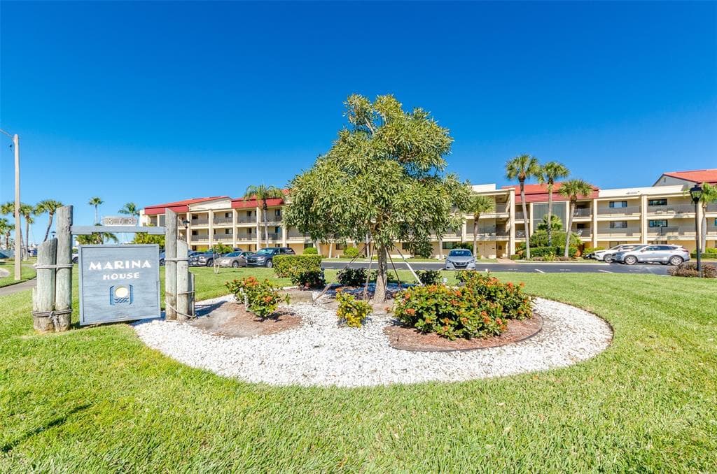 868 BAYWAY BOULEVARD UNIT 201 CLEARWATER, FL 33767
