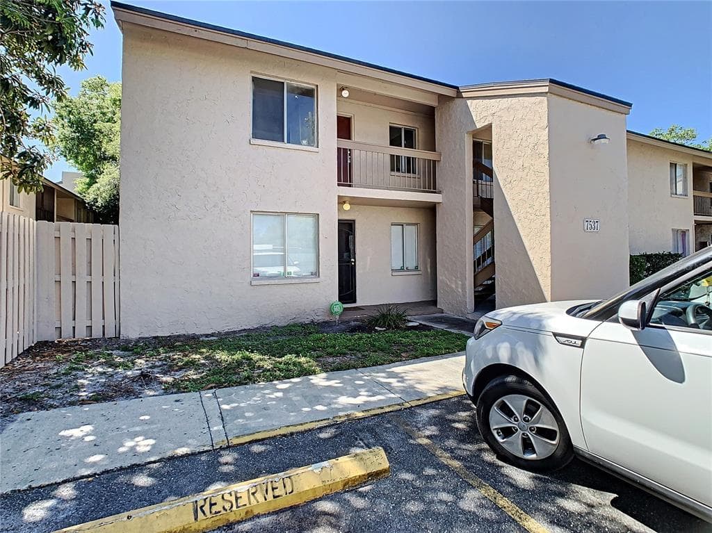7537 PITCH PINE CIRCLE UNIT 22 TAMPA, FL 33617