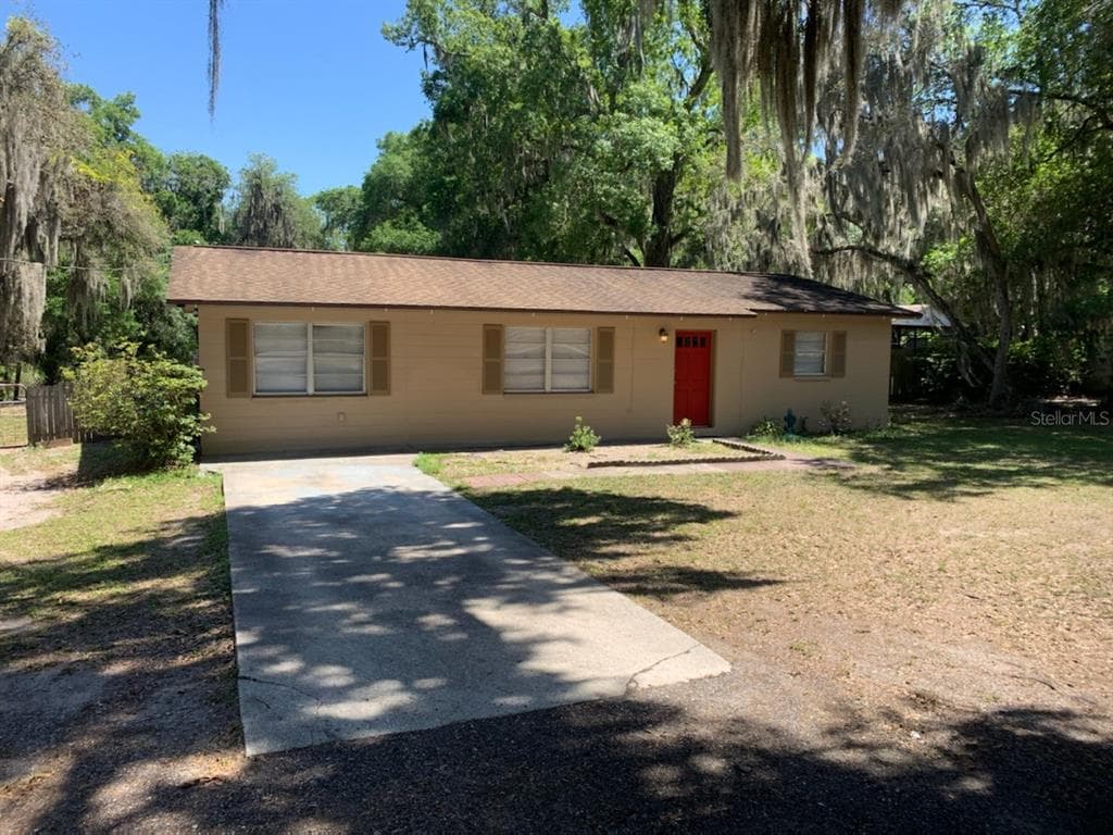 1806 E KEYSVILLE ROAD LITHIA, FL 33547