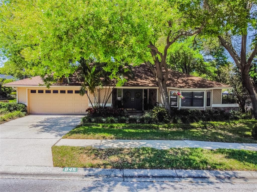 845 VILLAGE WAY PALM HARBOR, FL 34683