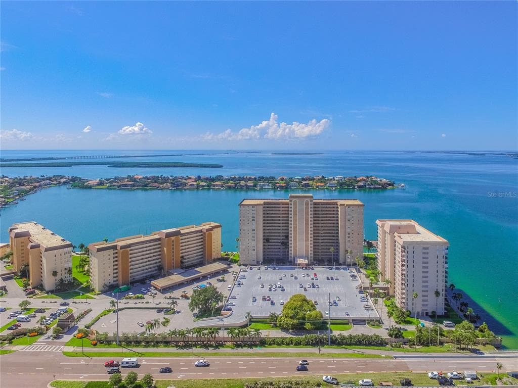 5130 BRITTANY DRIVE S UNIT 105 ST PETERSBURG, FL 33715