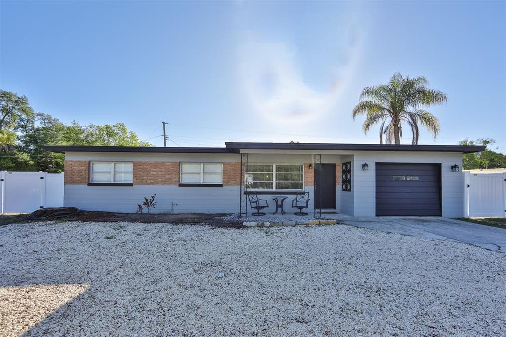1011 N PARSONS AVE BRANDON, FL 33510