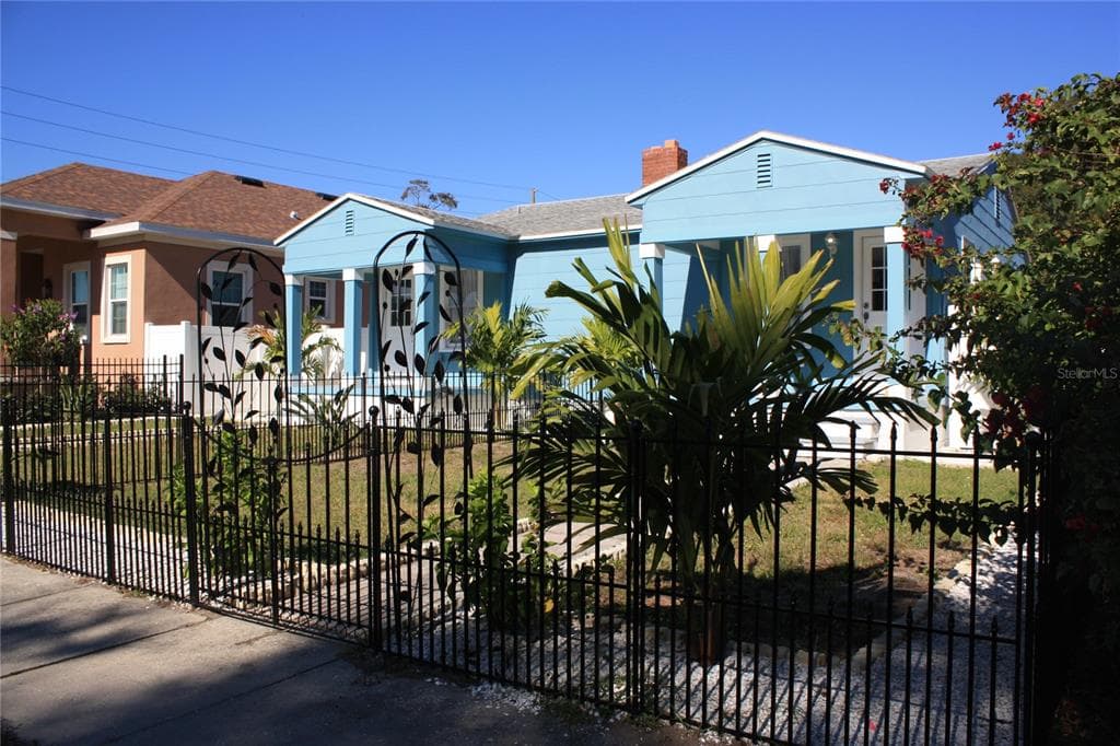 2483 13TH AVENUE N ST PETERSBURG, FL 33713