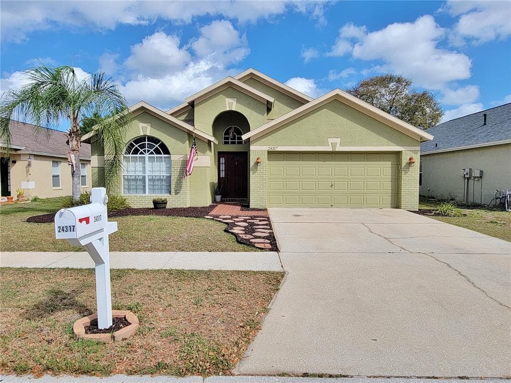 24317 SUMMER WIND COURT LUTZ, FL 33559