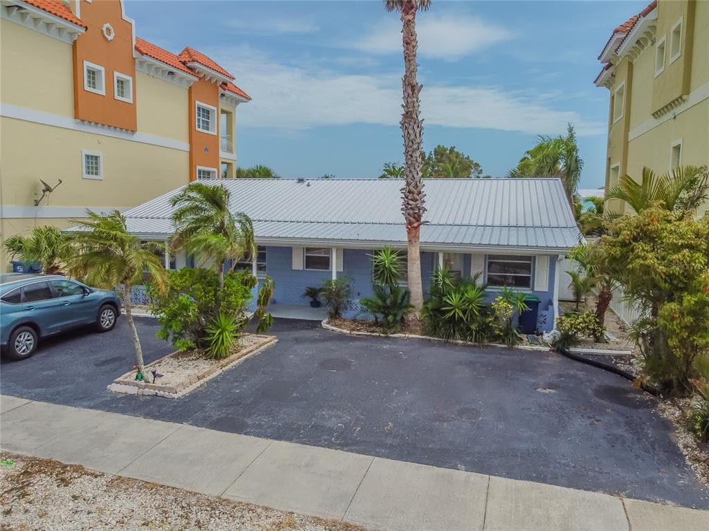 161 175TH AVENUE E UNIT B REDINGTON SHORES, FL 33708