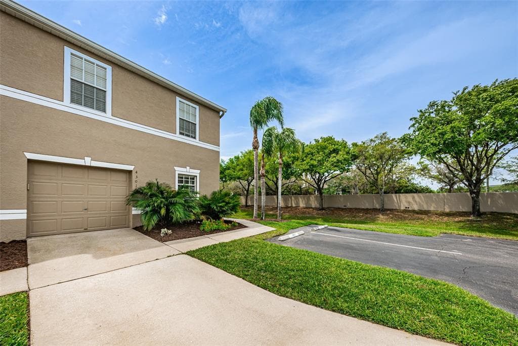4301 DEERMONT CIRCLE TAMPA, FL 33624