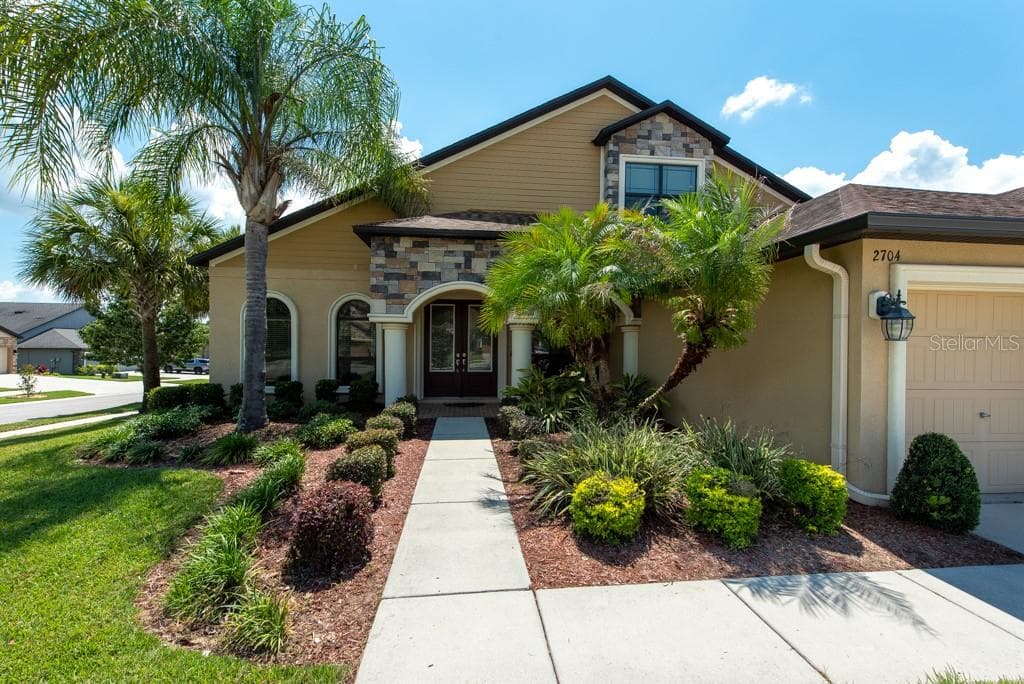 2704 COLEWOOD LANE DOVER, FL 33527