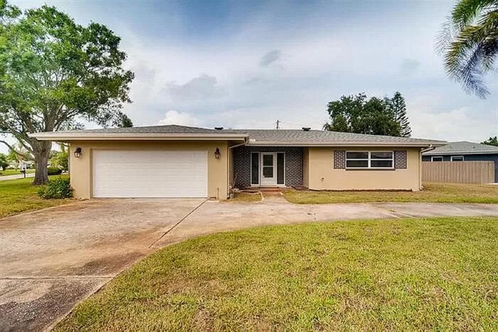 10326 HETRICK CIRCLE E LARGO, FL 33774