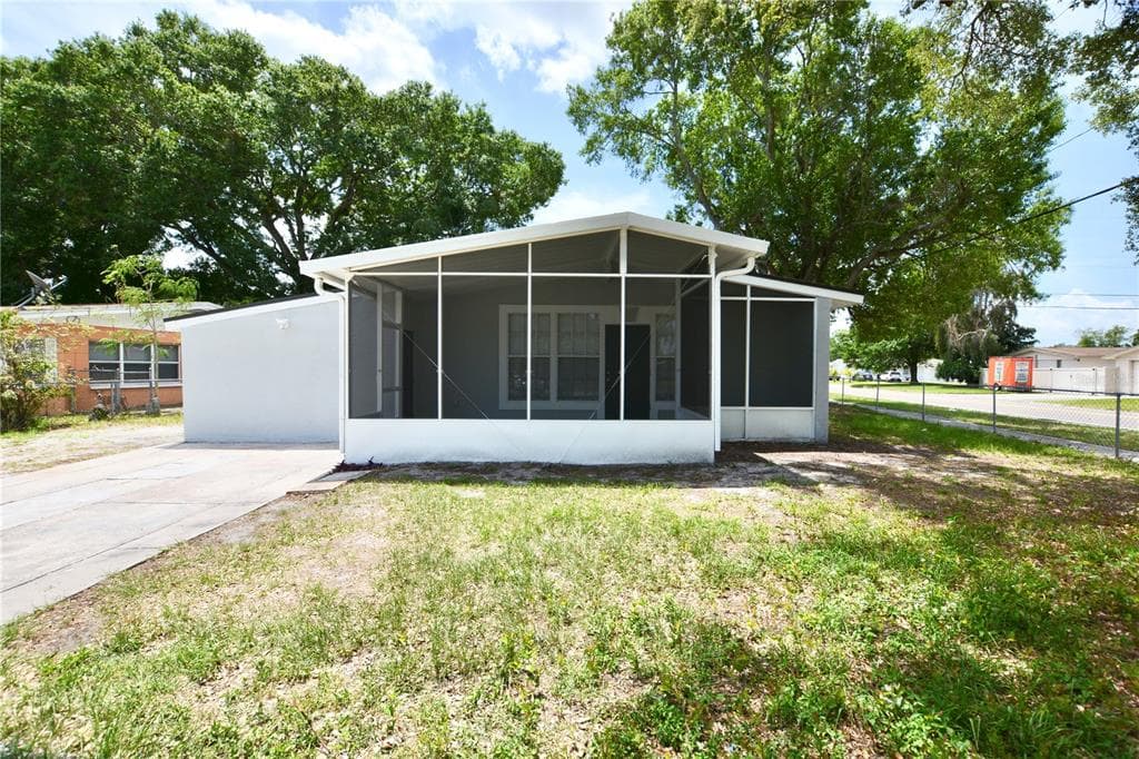 4418 W PARIS STREET TAMPA, FL 33614