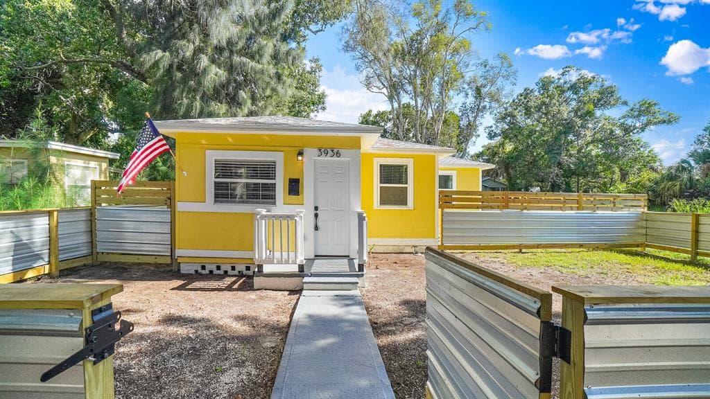 3936 9TH AVENUE S ST PETERSBURG, FL 33711
