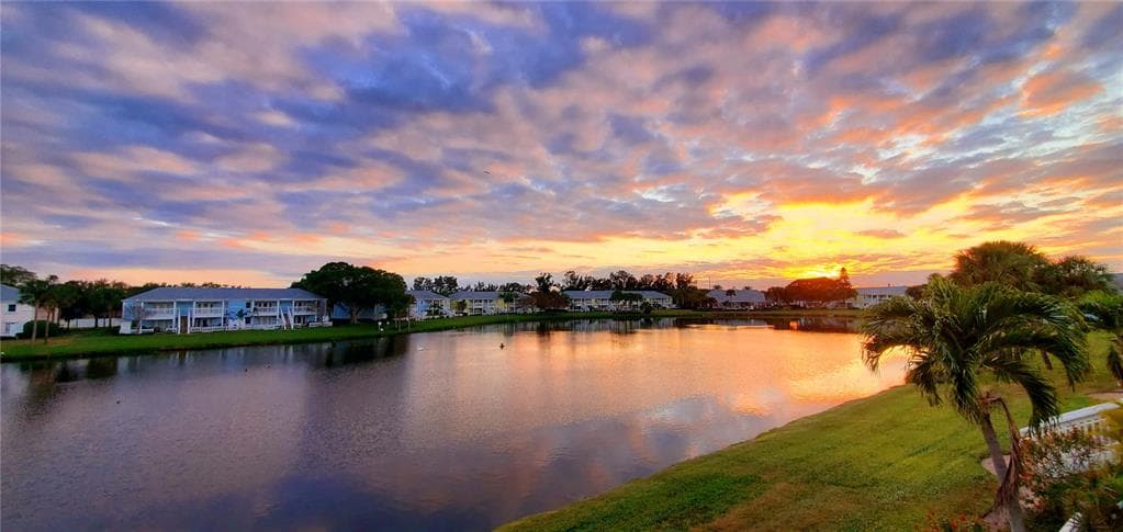 190 POMPANO DRIVE SE UNIT C ST PETERSBURG, FL 33705