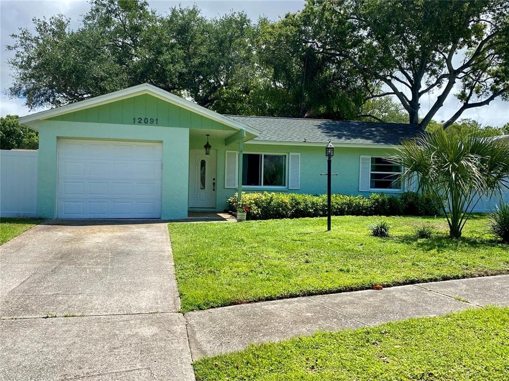 12091 MALVERN COURT LARGO, FL 33774
