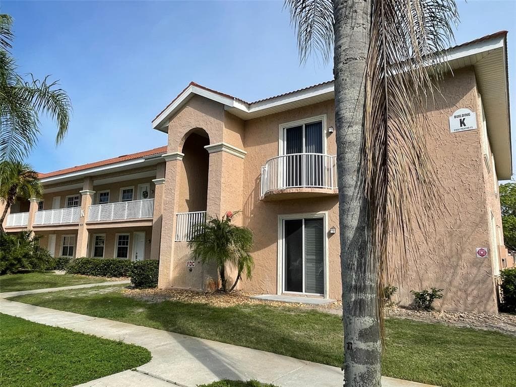 21032 PICASSO COURT UNIT 104 LAND O LAKES, FL 34637