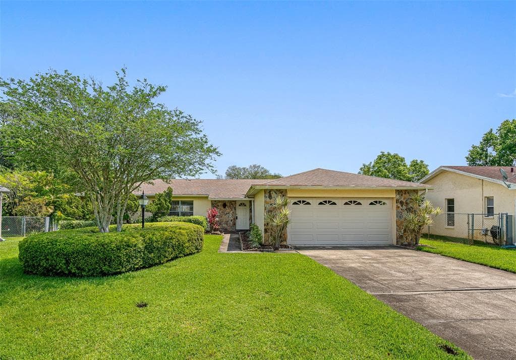 10681 SEMINOLE FOREST STREET E SEMINOLE, FL 33778