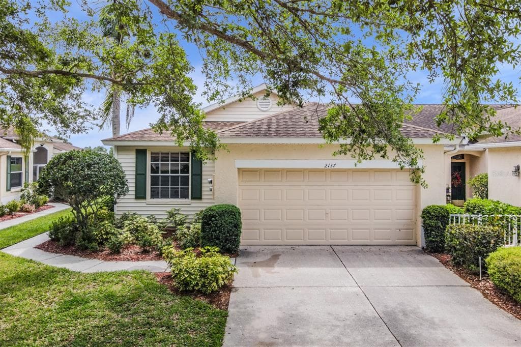 2137 NANTUCKET DRIVE UNIT 12 SUN CITY CENTER, FL 33573