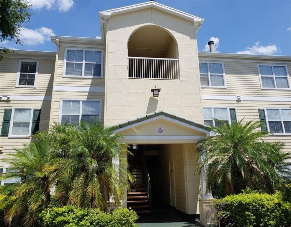 18111 BRIDLE BIT LANE UNIT 18111 TAMPA, FL 33647
